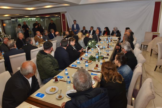 Ahmet Davutoğlu’ndan Sakarya’ya Sürpriz Ziyaret