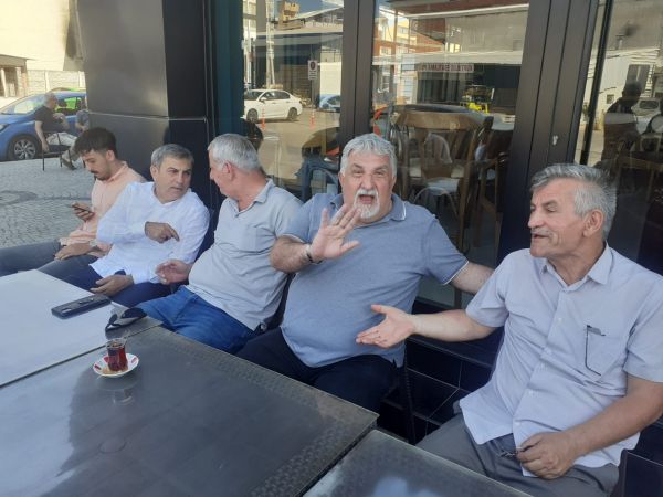 Sakarya Sandalyeciler ve Mobilyacılar Esnaf ve Sanatkarlar Odası aşure Dağıttı