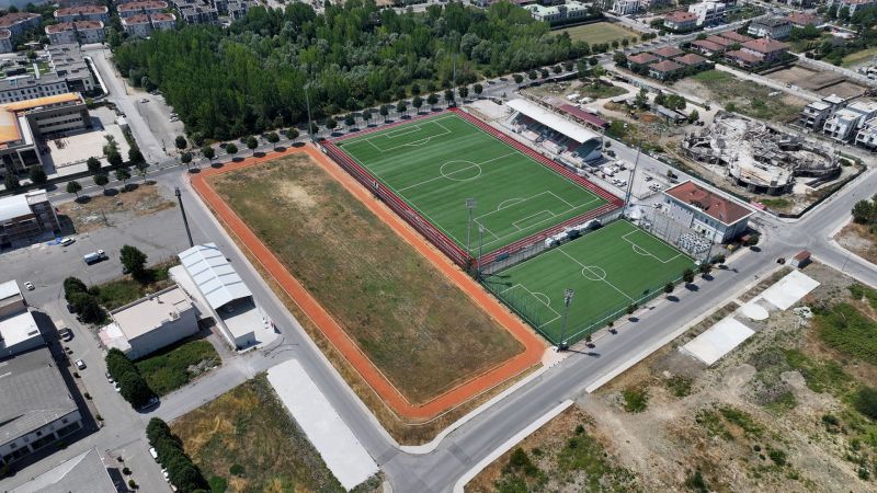 Sakarya’nın futbol üssü Ekrem Karaberberoğlu Altyapı Tesisleri’ne yeni yüz