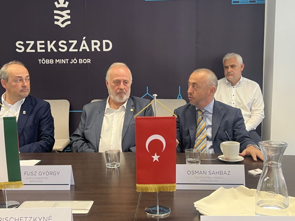 Şahbaz, İstanbul Fatih’in Müstakbel Kardeşi  Szekszárd’da
