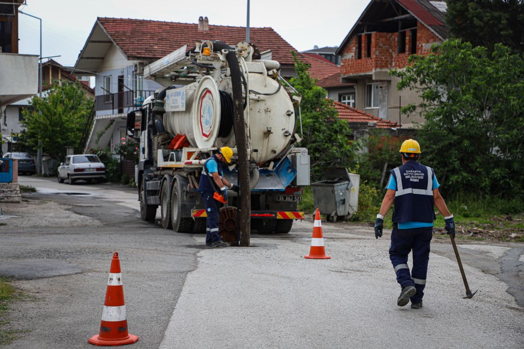 SASKİ kuvvetli yağış uyarılarına karşı altyapı temizliği için sahada