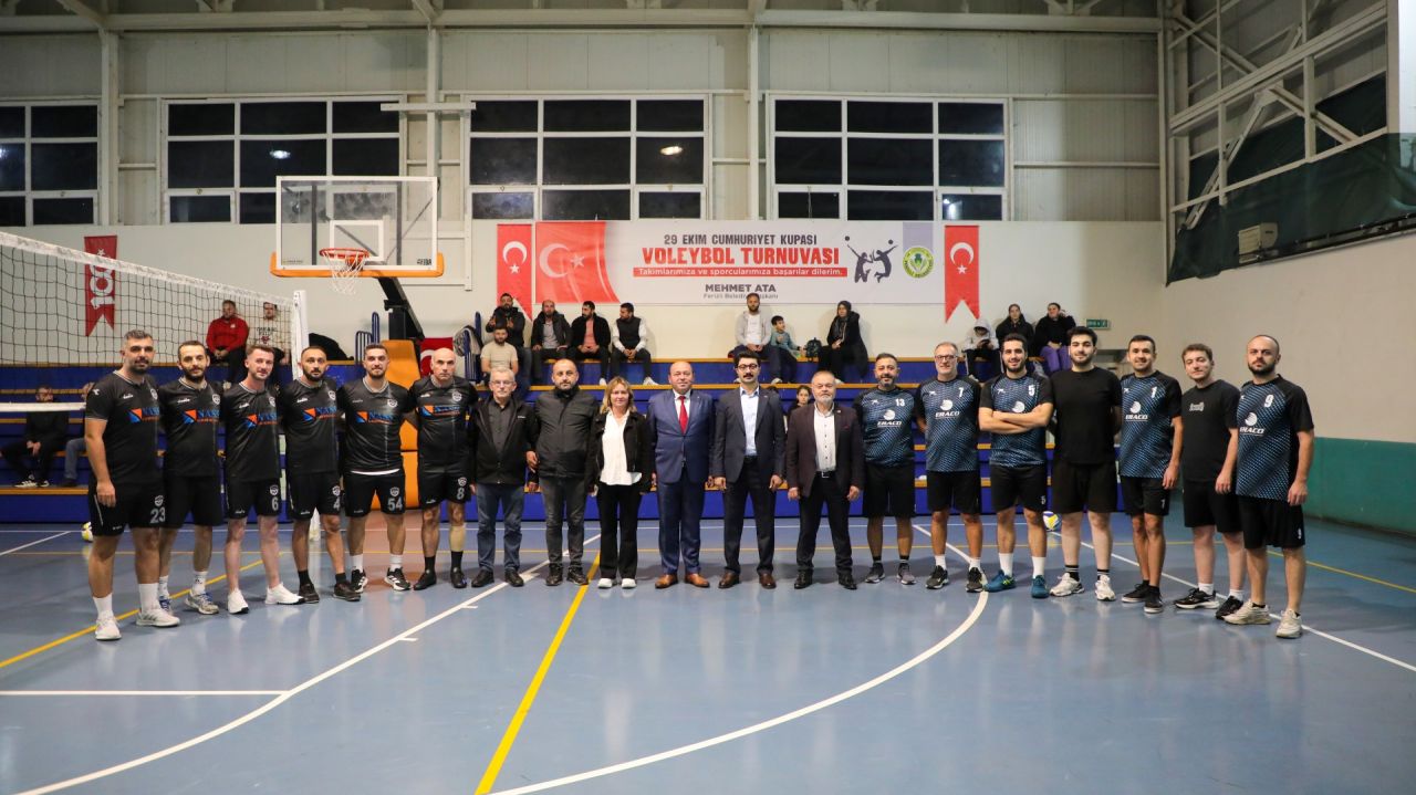 Ferizli’de 29 Ekim Cumhuriyet Kupası Voleybol Turnuvası Başladı