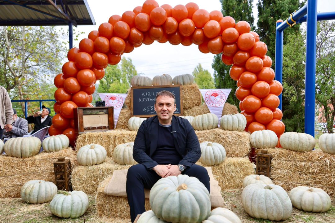 Vali Sözer, Kızıldamlar Köyü 8. Kestane Kabağı Festivali’nde Üreticilerle Buluştu 