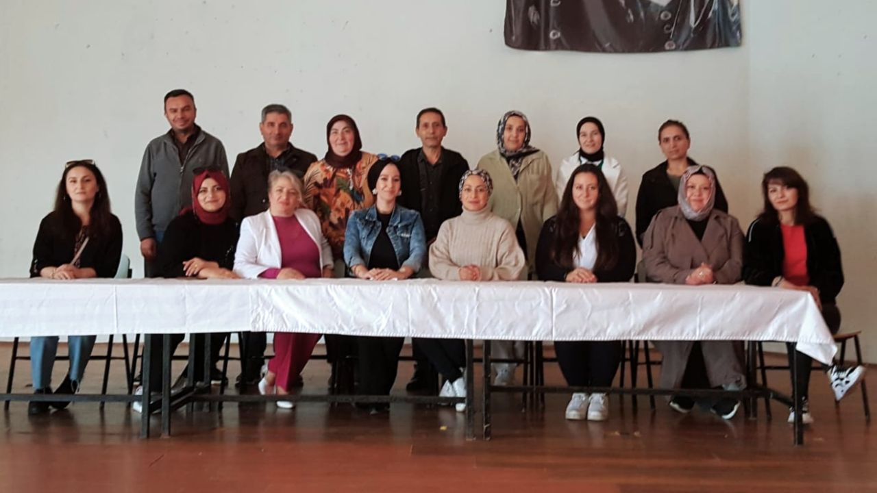 Karaman İlkokulu’nda Okul Aile Birliği Başkanı Hayriye Tatlı Sarı oldu