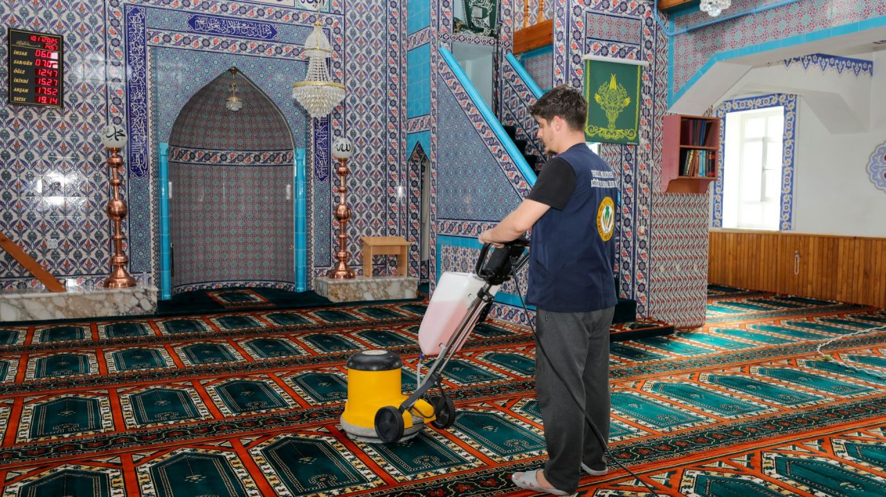 Ferizli’de Camilerde Temizlik Seferberliği
