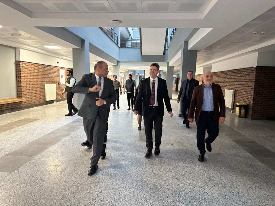BAŞKAN PÜSKÜLLÜ: “HENDEK’İN HER ALANDA GELİŞİMİ İÇİN SAHADAYIZ”