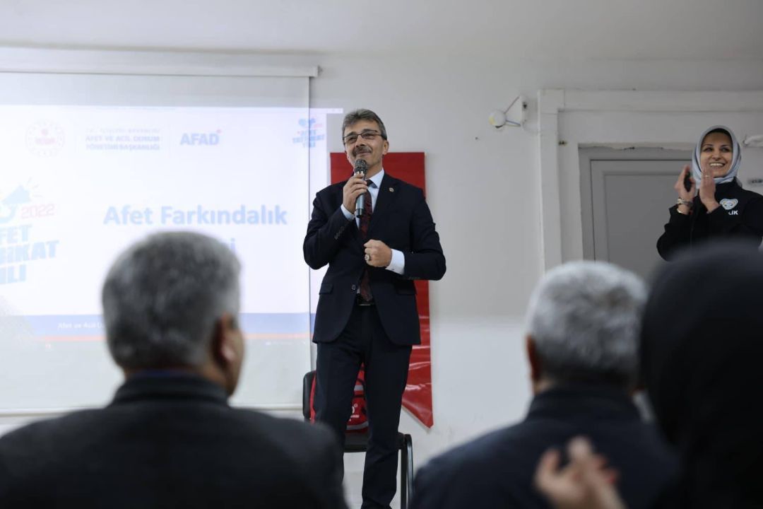ERENLER’DE AFET FARKINDALIK EĞİTİMLERİ DEVAM EDİYOR