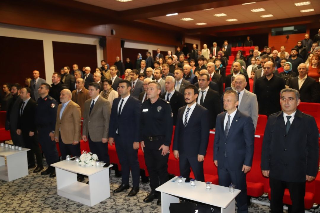 24 KASIM ÖĞRETMENLER GÜNÜ TÖRENLE KUTLANDI