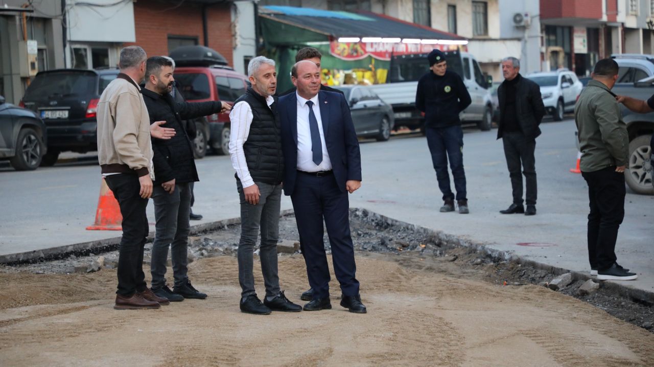 Ferizli'de Cumhuriyet Caddesi İle Şehit Hakan Bayram Caddesi Kesişimi Yenilendi