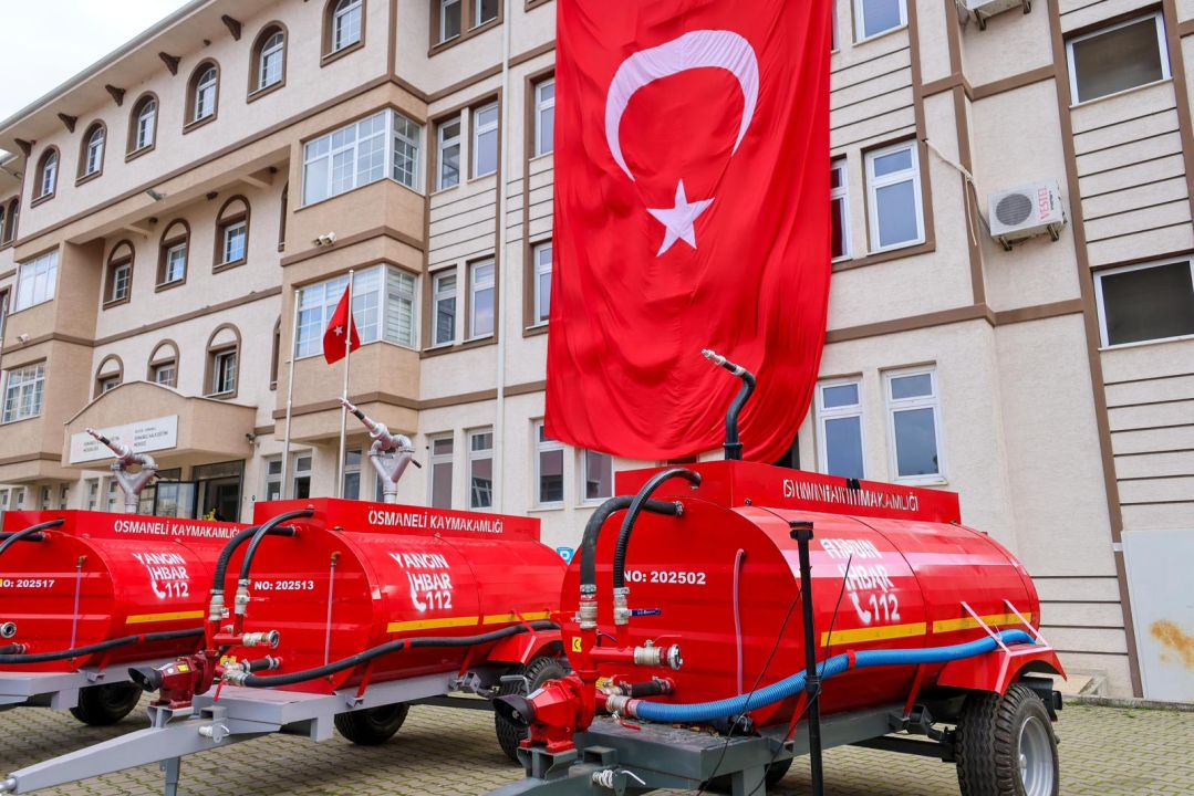 OSMANELİ’NDE 20 KÖYE YANGIN SÖNDÜRME TANKERİ TESLİM EDİLDİ 