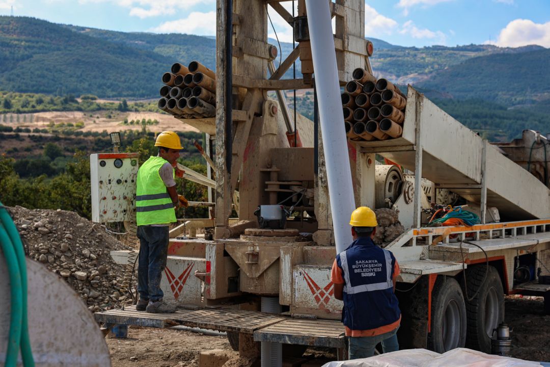 Geyve Doğantepe’ye 132 metre derinlikten kaliteli içme suyu