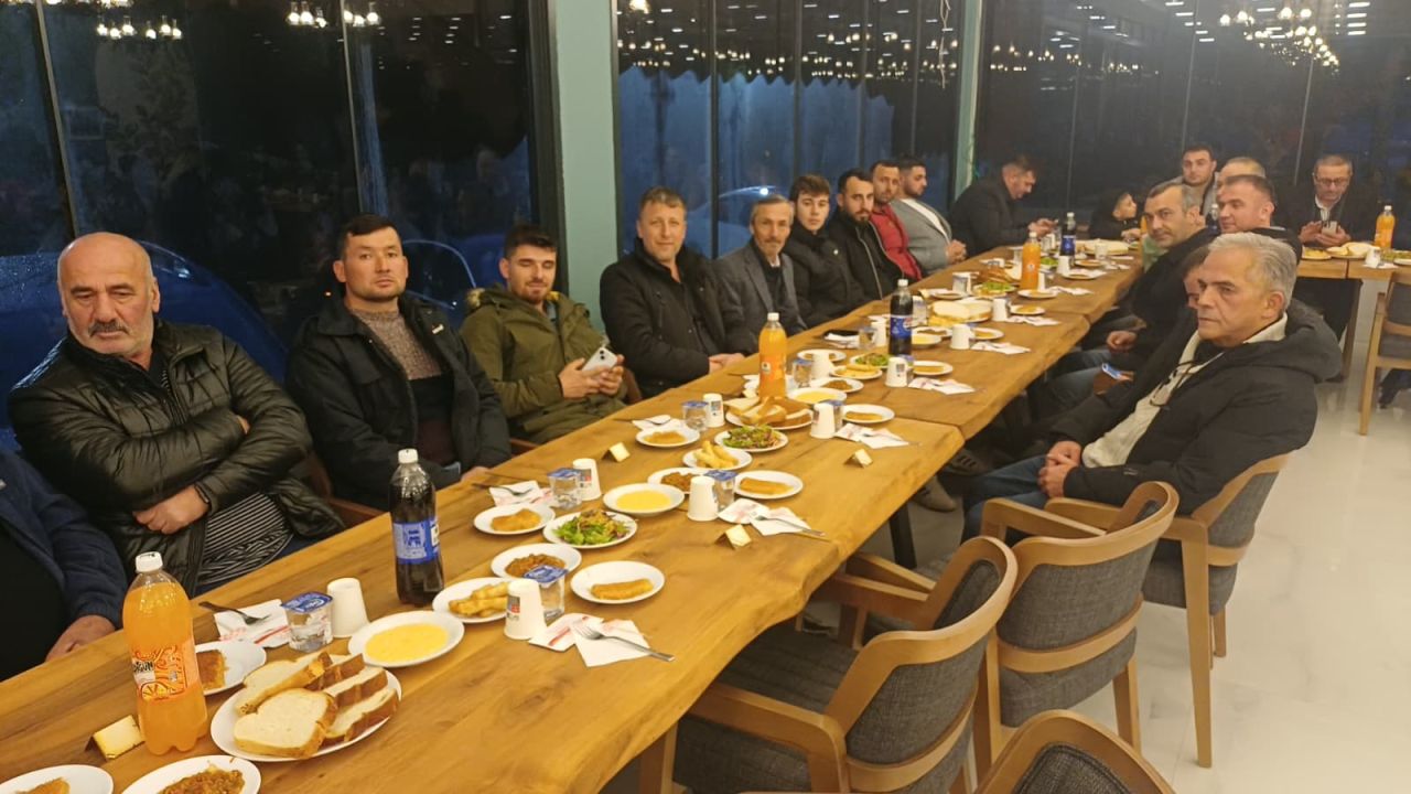 Akgün Çelik Prefabrik Yapı’da 24 yıllık emek, Nola Cafe & Restaurant’ta dayanışma yemeğiyle taçlandı