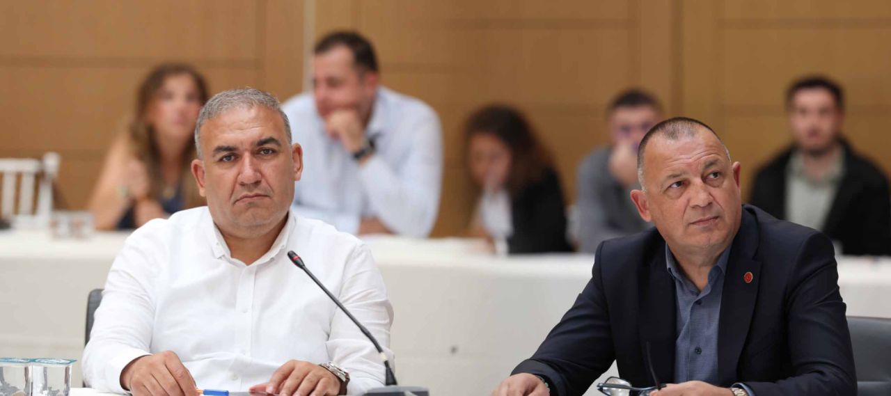 ŞİLE BELESİYESİNDE TUTUKLU MECLİS ÜYELERİ İSTİFA ETTİ