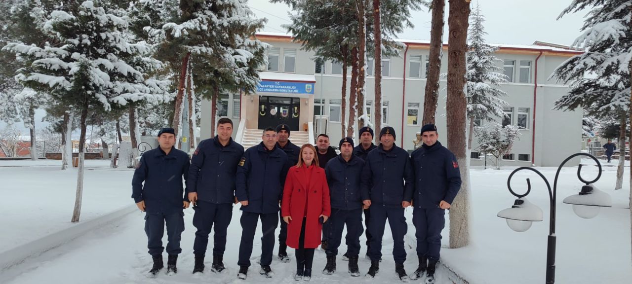 Başkan Tekin’den Yeni Yıla Anlamlı Dokunuş Görev Başındaki Kurum Çalışanlarını Tek Tek Ziyaret Etti