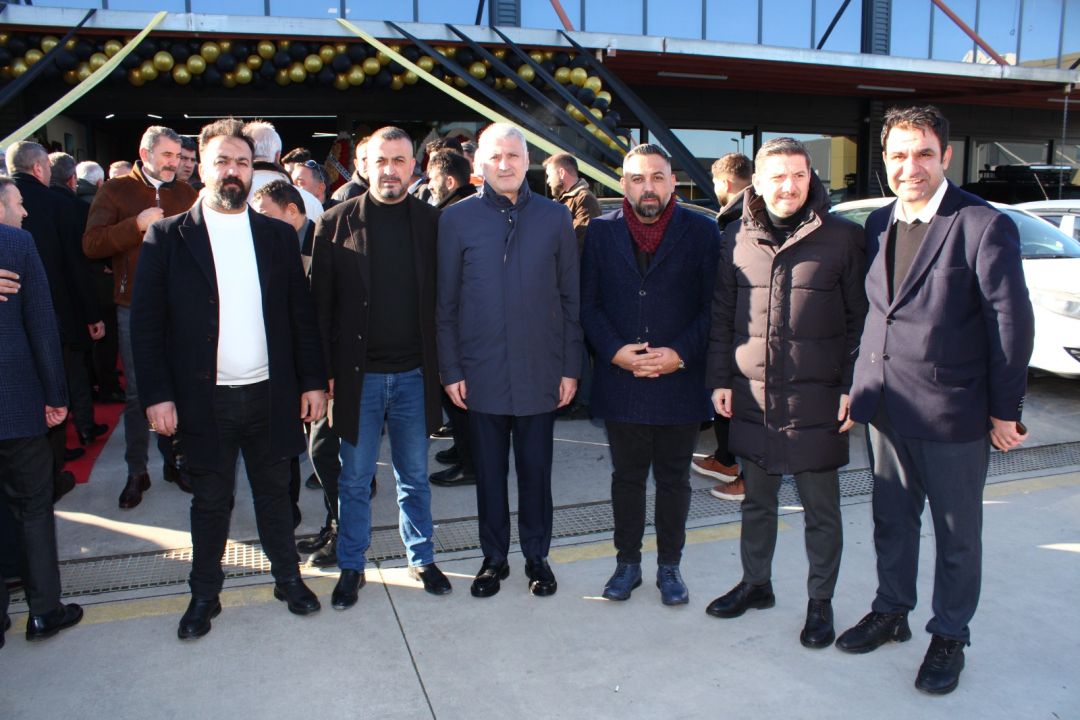Berke Auto Premium Car Sakarya’da kapılarını açtı