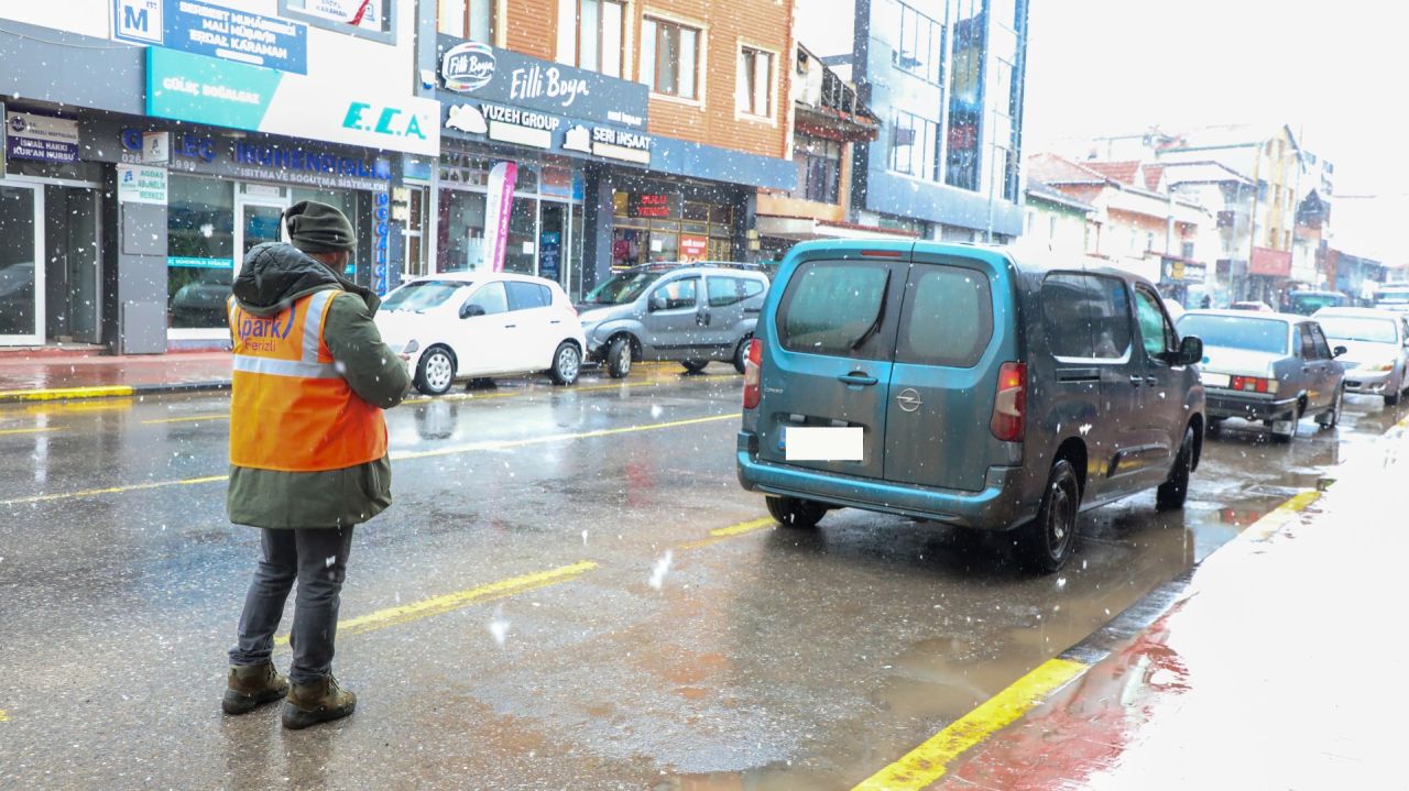 Ferizli'de Ücretli Otopark Uygulaması Başladı