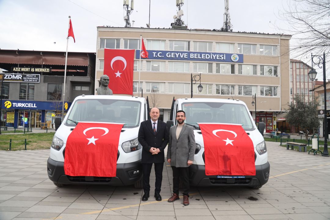GEYVE BELEDİYESİ ARAÇ FİLOSUNU GÜÇLENDİRMEYE DEVAM EDİYOR