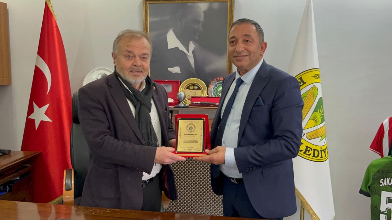 Pazarcı esnafından Ferizli Belediye Başkanı Mehmet Ata'ya teşekkür