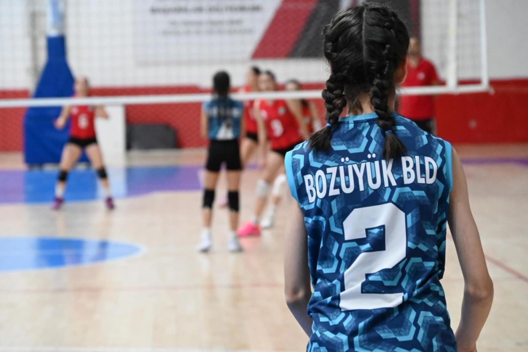 BOZÜYÜK’ÜN GURURU SULTANLAR! BELEDİYE SPOR KULÜBÜ VOLEYBOLDA TARİH YAZDI