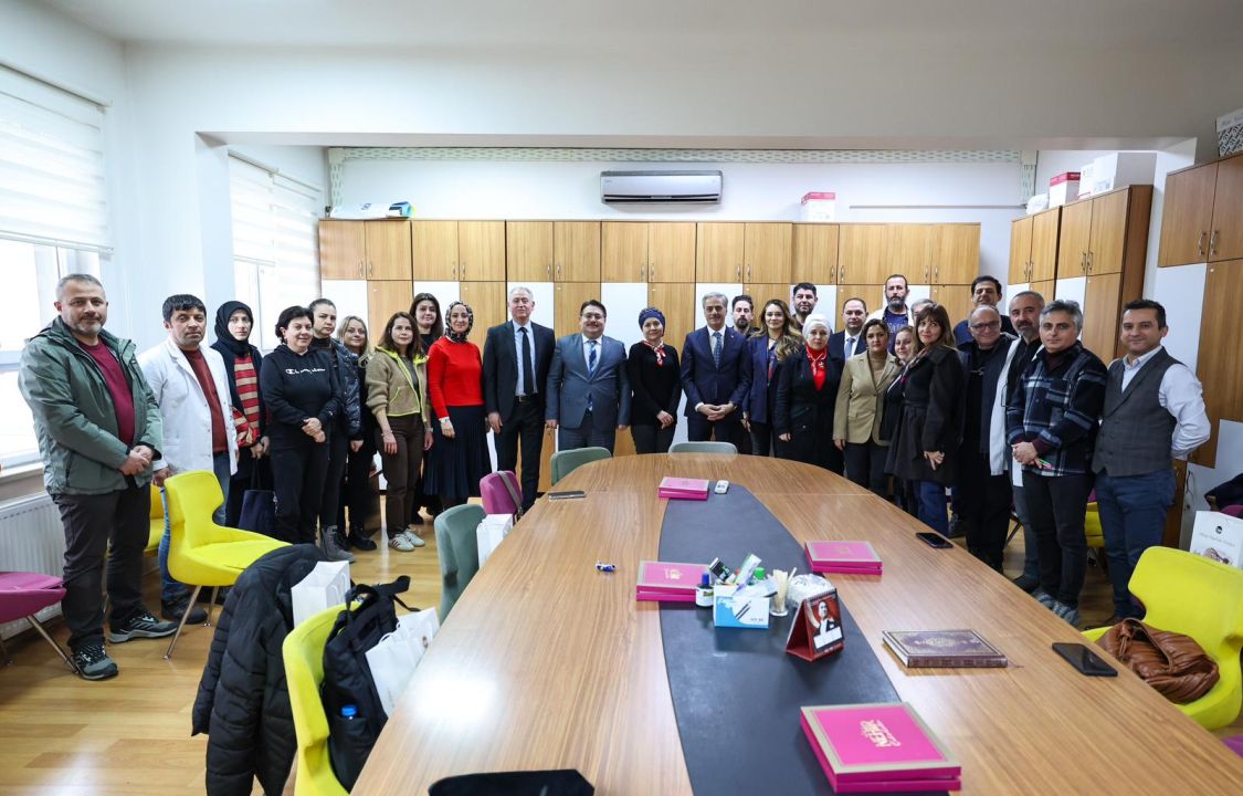 “AFA, AKM, Bilim Merkezi, Şehir Kütüphanesi ve Raylı Sistemlerle gençliğin Sakarya'sını inşa ediyoruz”