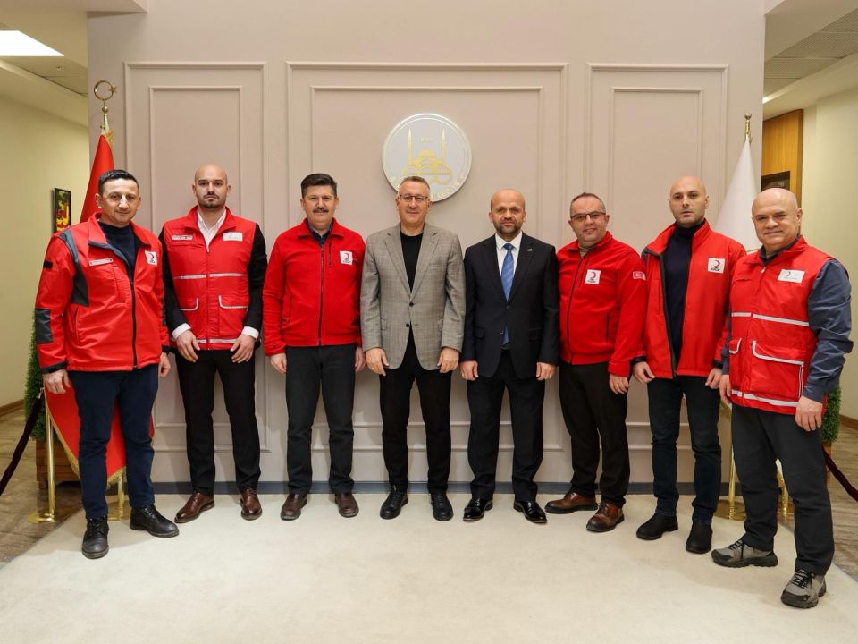 Adapazarı’ndan Türkiye’ye Örnek Dayanışma: Kıyafet Bağış Kutuları Bir Kez Daha Zirvede
