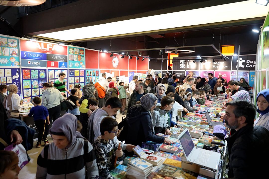 Sakarya Çocuk Edebiyatı Fuarı hafta sonunda doldu taştı