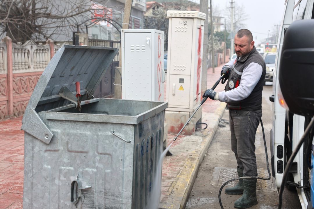 ERENLER’DE HUMMALI BAYRAM TEMİZLİĞİ: CADDE VE SOKAKLARDA TİTİZ ÇALIŞMA