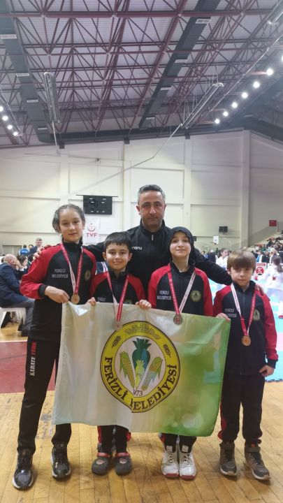 Başkan Mehmet Ata, Başarılı Karatecileri Ağırladı