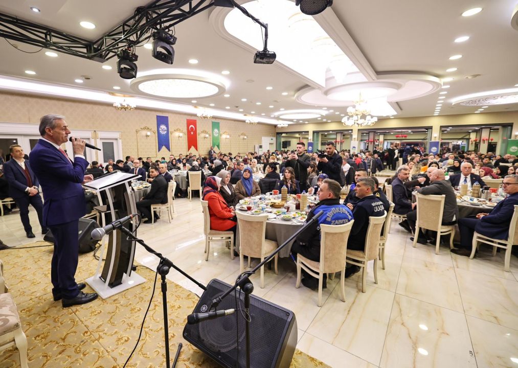 Başkan Yusuf Alemdar, Büyükşehirle aile iftarında buluştu: “1 milyon 100 bin vatandaşımızın sorumluluğuyla hareket ediyoruz”