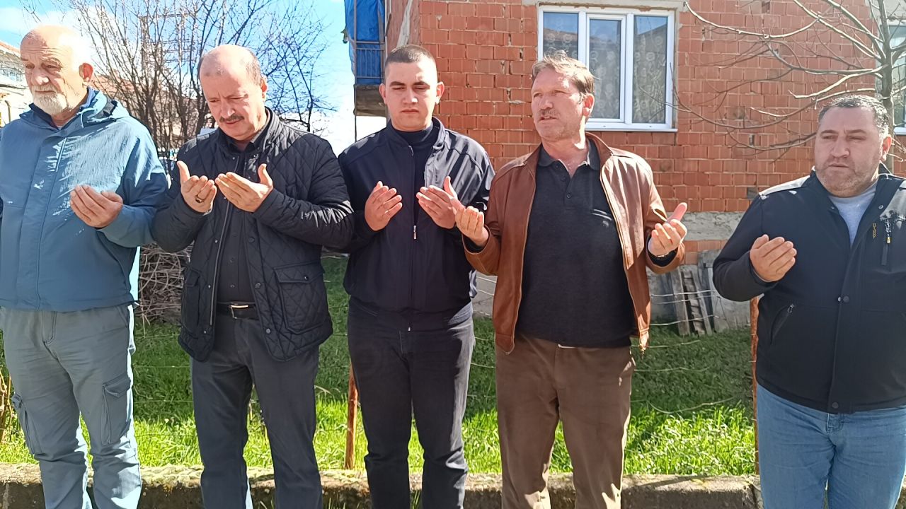 Bilecik’te CHP’li Genç Başkan miting havasında askere uğurlandı