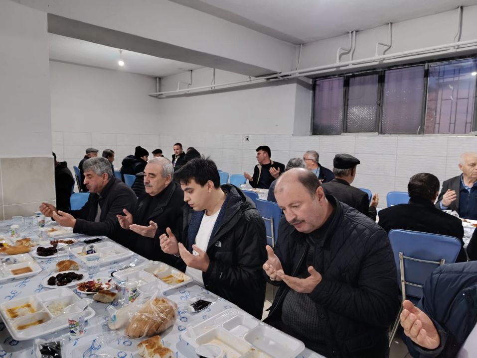 Bozcaarmut Köyü’nde Gönülleri Buluşturan İftar