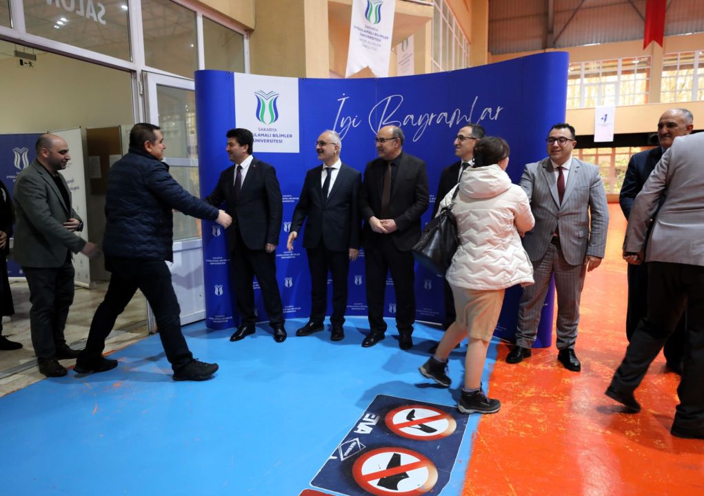 SUBÜ ailesi bayramlaşmak için bir aradaydı