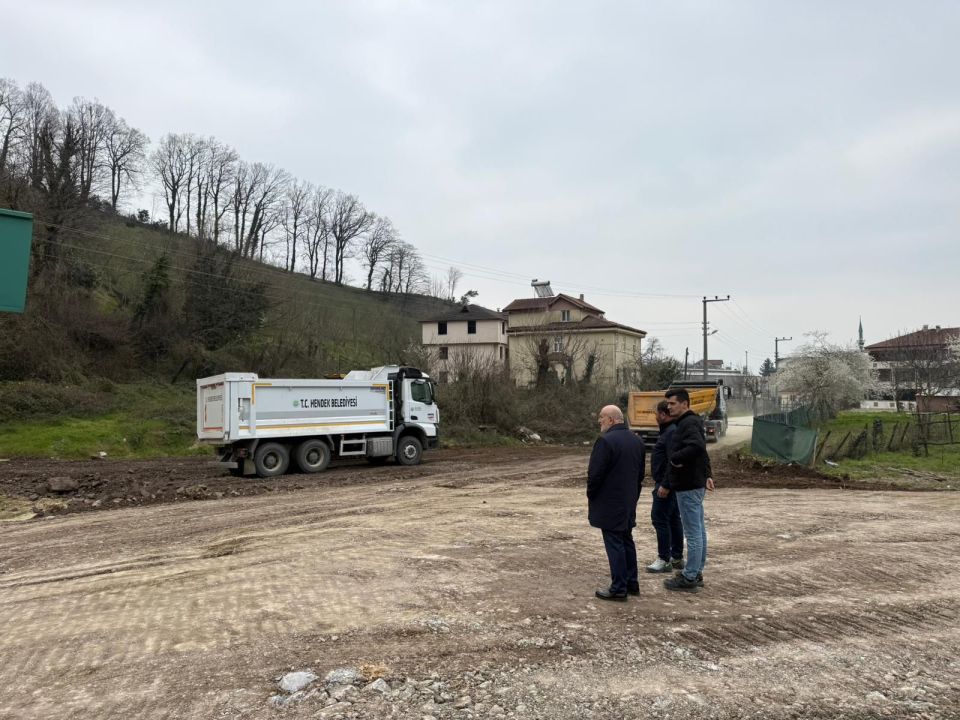 BELEDİYE EKİPLERİ NURİYE VE YENİMAHALLE’DE ÇALIŞMALARINI SÜRDÜRÜYOR