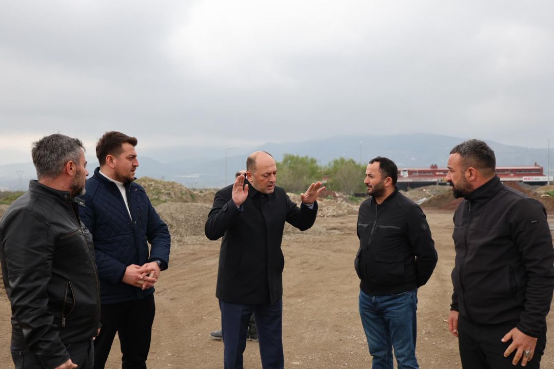 BAŞKAN SELÇUK YILDIZ EKİPLERLE SAHADA