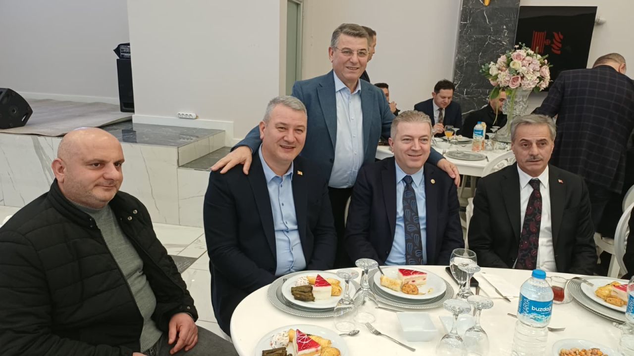 Sakarya protokolü Haldızoğlu Ailesinin mutlu gününde buluştu
