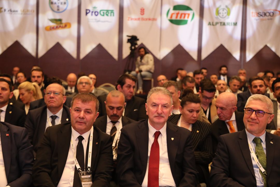 Sakarya Ticaret Borsası Hububat Kongresi’ne katıldı.