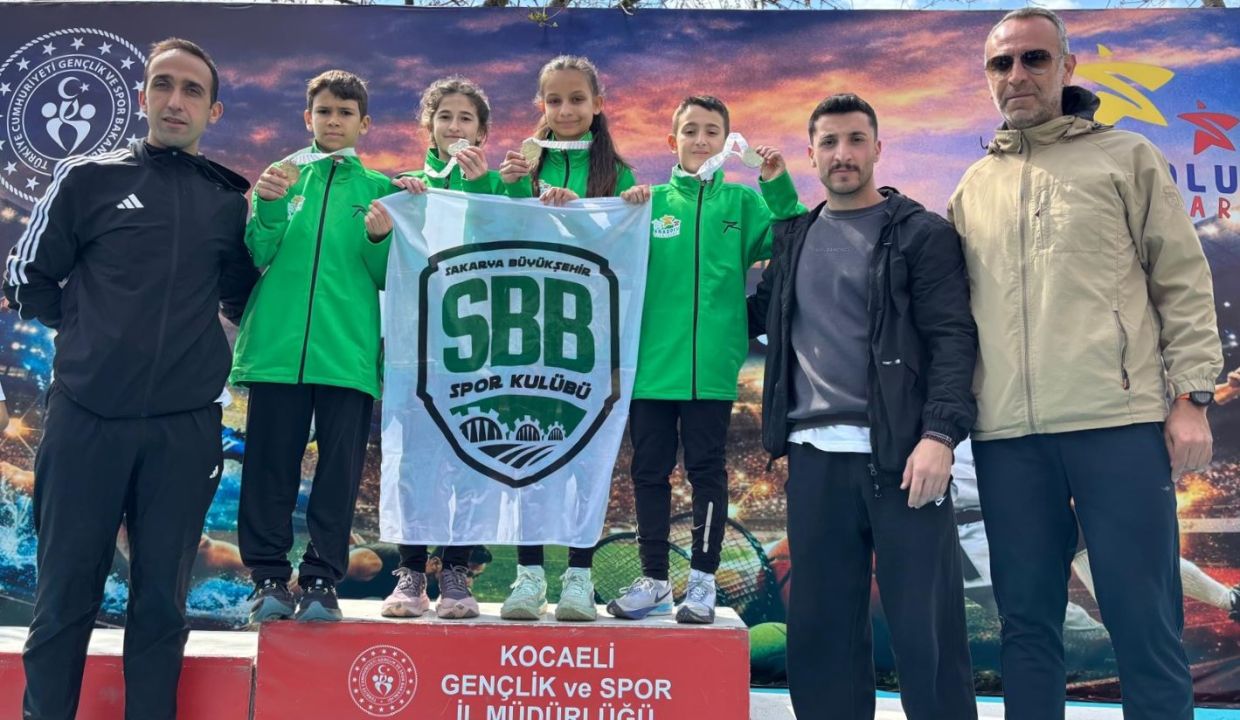 Büyükşehirli atletlerden çifte başarı: Yarı final bileti geldi