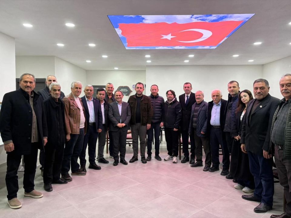 Ecevit Keleş: Sakarya Ordulular Derneği’ni Ziyaret Ederek Miting Davetimizi İlettik