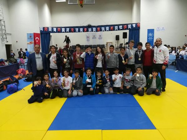 Sakaryalı Judocular Kırklarelinde kasırga gibi esti