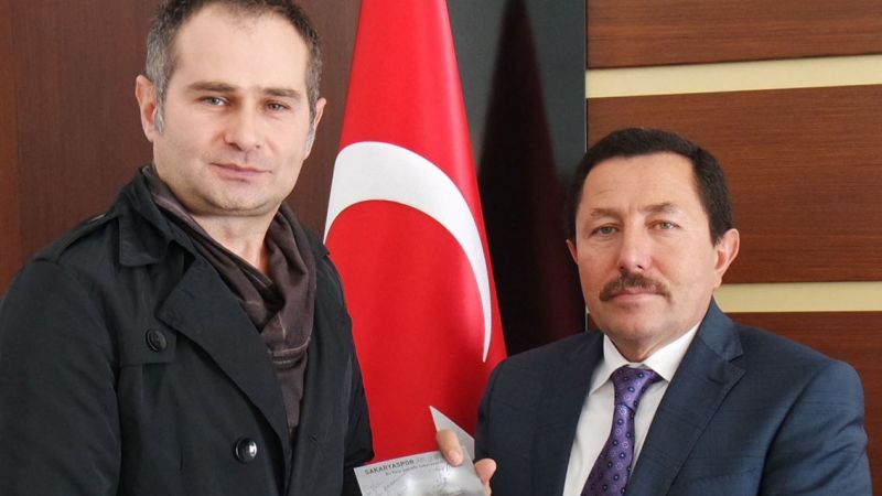 Akif Yener’den vali Balkanoğlu’na ‘50. yıl marşı’ takdimi