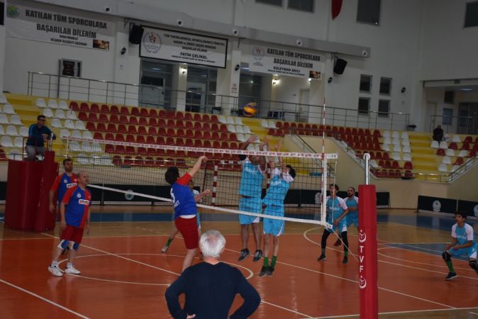  Kaymakamlık 15 Temmuz Şehitleri Voleybol Turnuvası grup müsabakaları sona erdi.