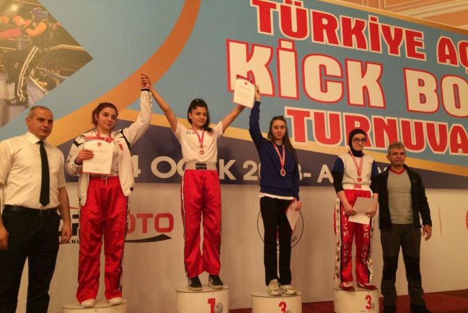Kick Boksçulardan 8 Madalya​