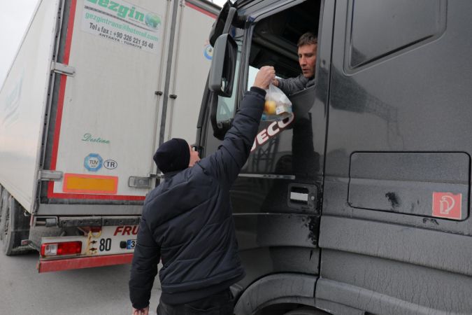 Edirne Belediyesinden kumanya desteği
