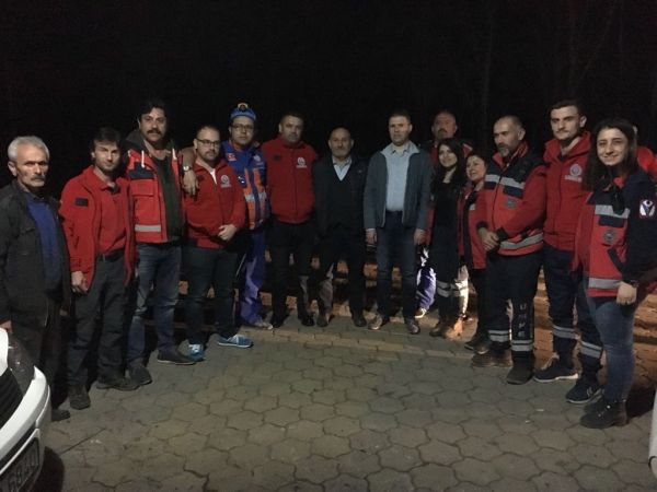 Püsküllü Selman Dede Mesire Alanında kamp yapan UMKE HAKUT ve SAKE ekibini ziyaret etti. 