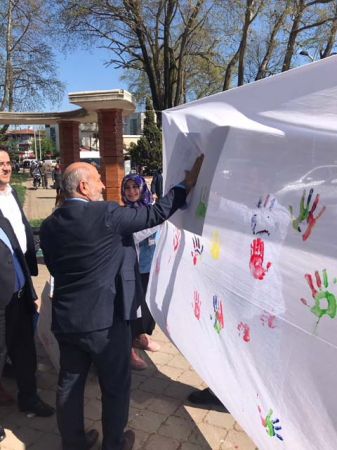 “ Otizm İçin Bir İz De Sen Bırak “