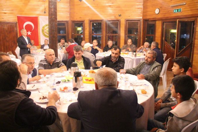 Eskimeyen dostlar sahurda bir araya geldi