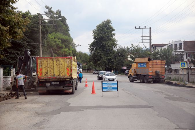 Akyazı Kuzuluk’ta sıcak asfalt başladı