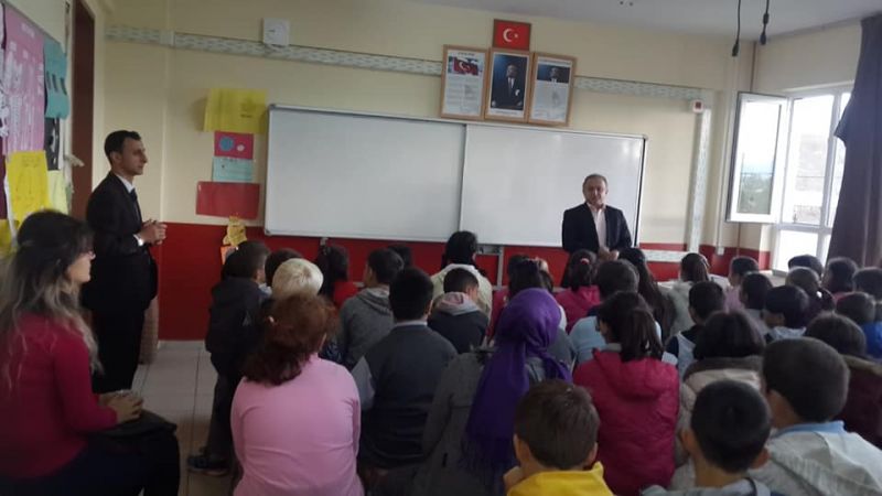KAZİMİYE KÖYÜN'DE ÖĞRENCİ-YAZAR BULUŞMASI