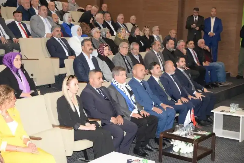Davutoğlu Gelecek Partisi Hendek ilçe kongresine katıldı