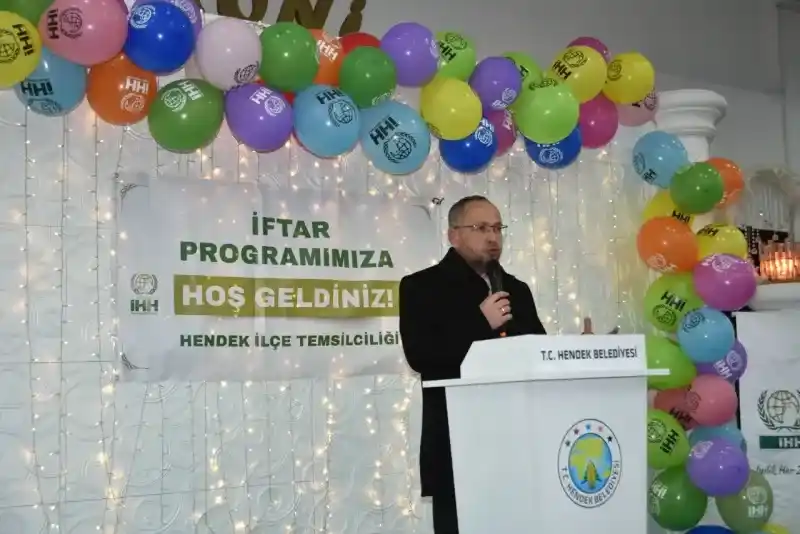 İHH Hendek Temsilciliği tarafından yetim ve öksüz çocuklar iftar programında misafir edildi
